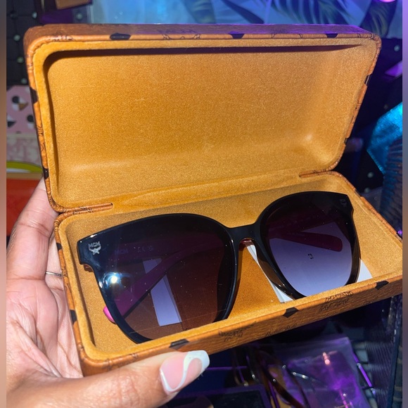 MCM sunglasses - Picture 1 of 2